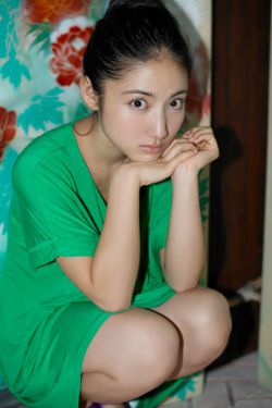 韩国三级《新任女教师》